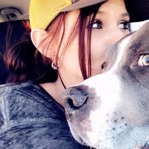 Meet your Posher, Carissa